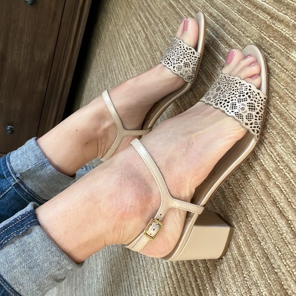Salvatore Ferragamo nude 2” block heel size 7.5